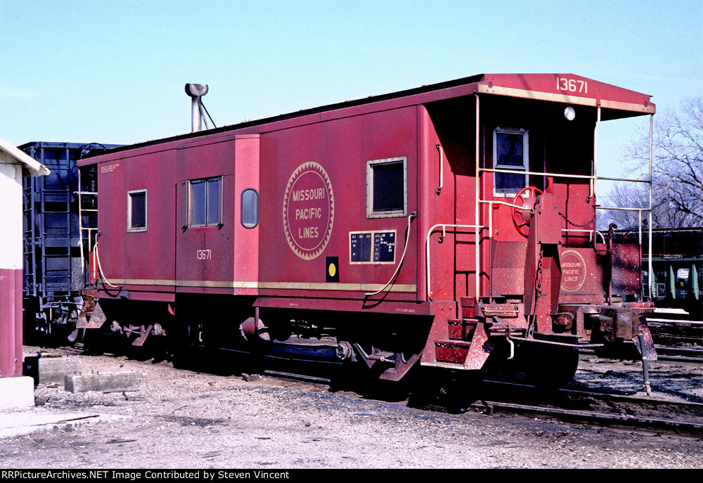 Missouri Pacific bay window caboose MP #13671